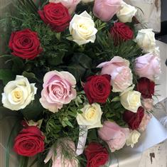 RED WHITE AND PINK LUXURY ROSE BQT