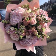 LUXURY HYDRANGEA HAND TIE WOW WOW WOW
